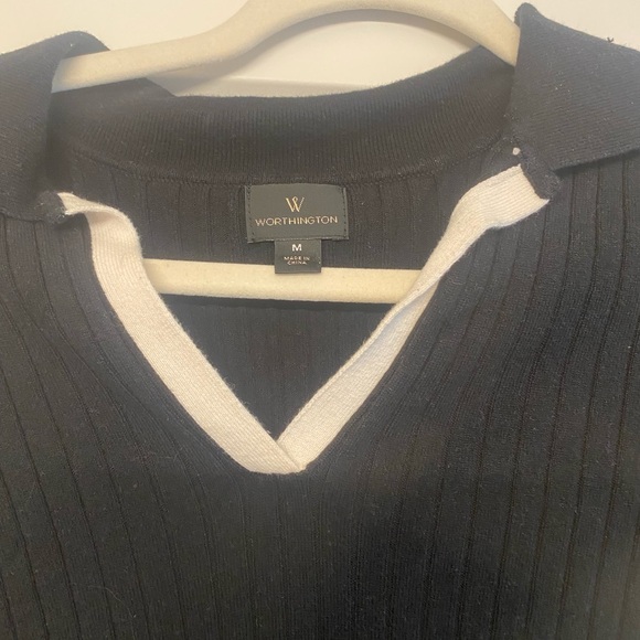 Worthington Black Short Sleeve Top with White Trim - Picture 3 of 4